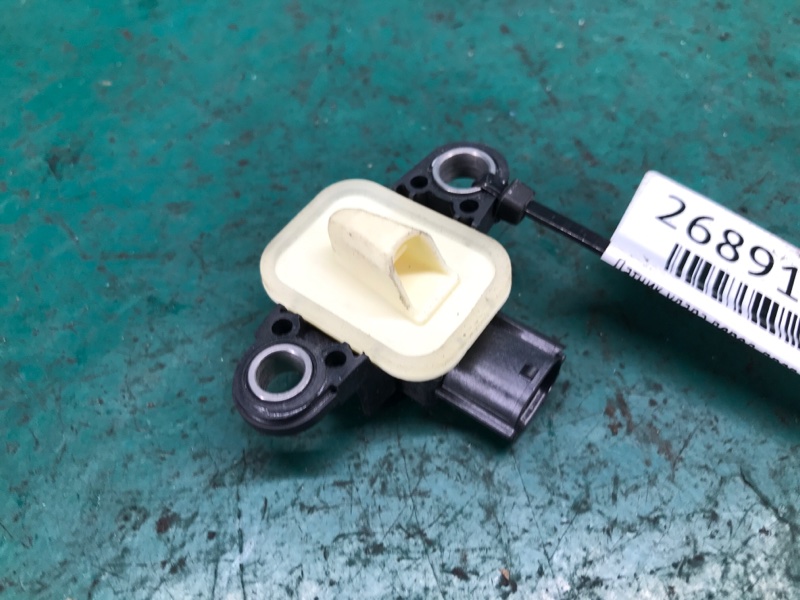 Датчик удара передний правый NISSAN LEAF 10-17 2012 98836-1MA0A Б/У
