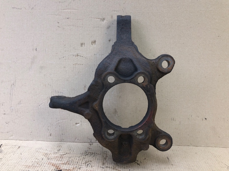 Кулак поворотный передний правый NISSAN JUKE 10-19 1.6 MR16DDT