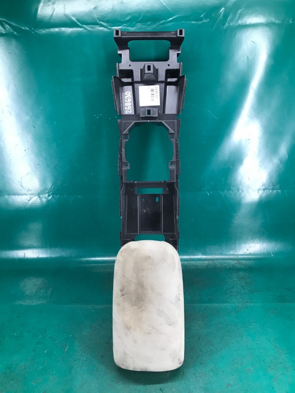 Подлокотник LEAF 10-17 2012