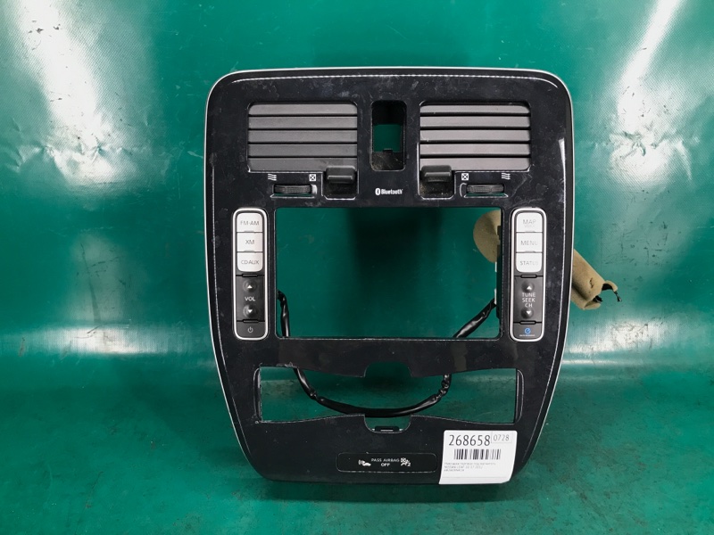 Накладка торпедо под магнитолу NISSAN LEAF 10-17 2012 68260-3NA1A Б/У