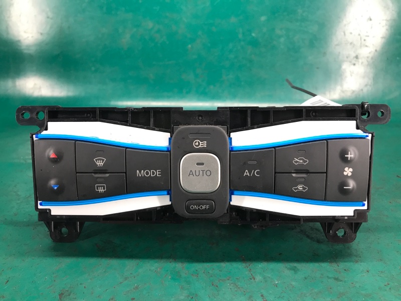 Блок управления печкой NISSAN LEAF 10-17 2012 27500-3NA1B Б/У