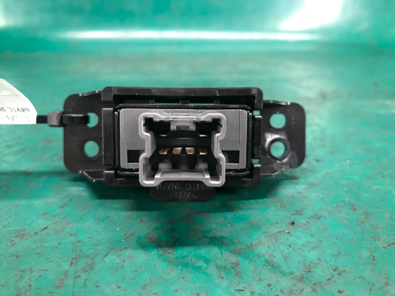 Кнопка обогрева сидений левая NISSAN LEAF 10-17