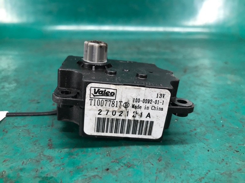 Моторчик заслонки печки LEAF 10-17 2012