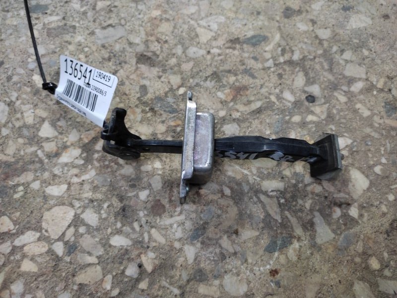 Ограничитель двери задний левый NISSAN ALTIMA L33 12-18 2015 L33 2.5 82430-3TA0A Б/У