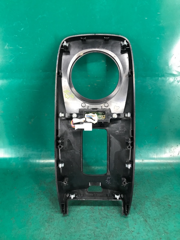 Консоль КПП LEAF 10-17 2012