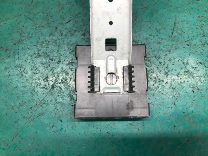 Блок управления центральным замком NISSAN LEAF 10-17