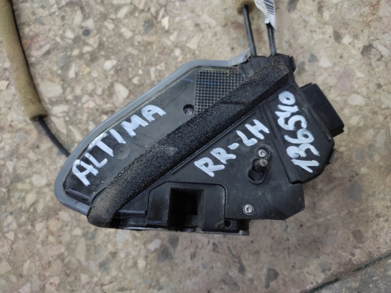Замок двери задний левый ALTIMA L33 12-18 2015 L33 2.5