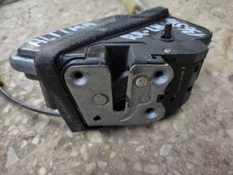 Замок двери задний левый ALTIMA L33 12-18 2015 L33 2.5