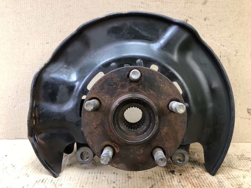 Кулак поворотный передний правый COROLLA 120 00-07 Кулак поворотный передний правый COROLLA 120 00-07