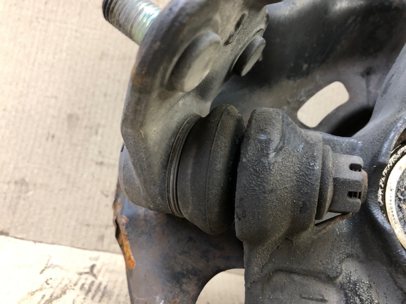 Кулак поворотный передний левый COROLLA 120 00-07 Кулак поворотный передний левый COROLLA 120 00-07