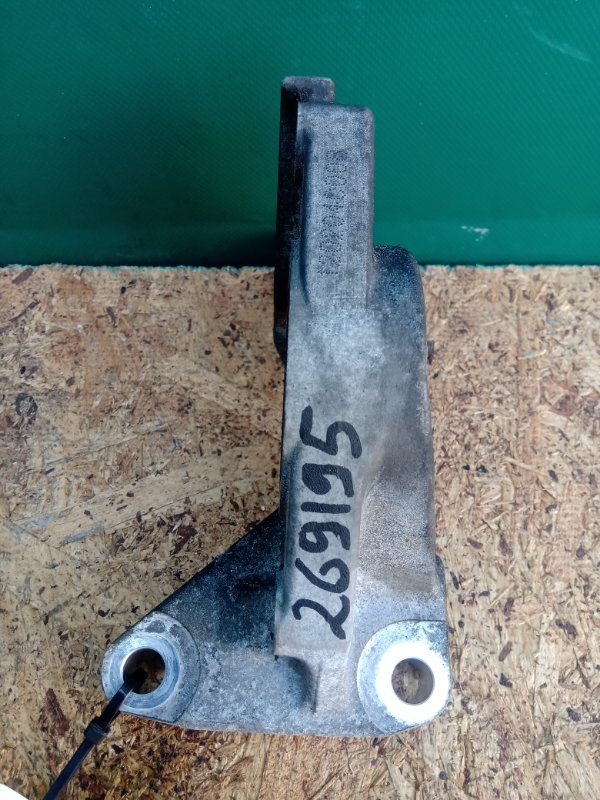 Кронштейн промежуточного вала LEAF 10-17 2012