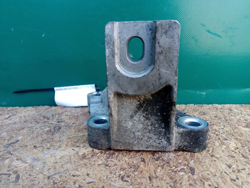 Кронштейн двигателя правый LEAF 10-17 2012