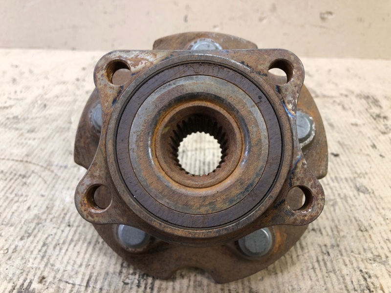 Ступица задняя LEXUS NX 14-21 42410-0R010 Б/У