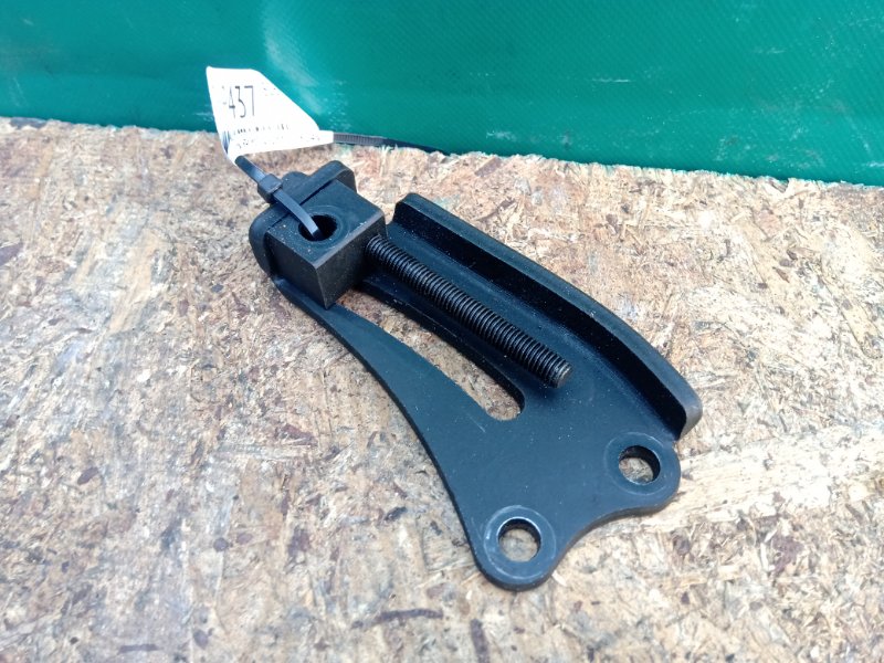 Кронштейн генератора HYUNDAI ELANTRA MD 10-15 2015 MD 1.8 G4NB 37460-2E020 Б/У