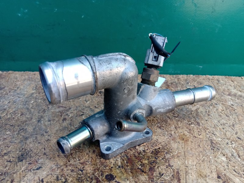 Фланец системы охлаждения HYUNDAI ELANTRA MD 10-15 2015 MD 1.8 G4NB 25600-2E000 Б/У