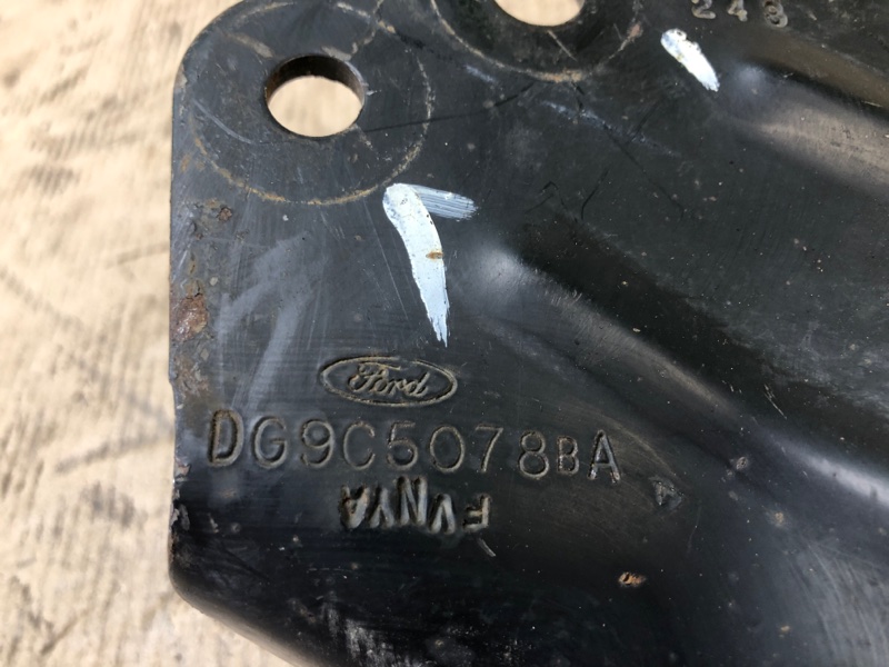 Крепление балки подвески заднее левое FUSION 14-