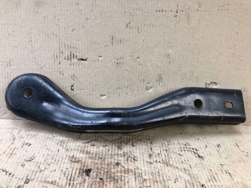 Запчасть крепление балки подвески заднее левое JEEP CHEROKEE 14- 68156457AC Б/У Крепление балки подвески заднее левое JEEP CHEROKEE 14- 68156457AC Б/У