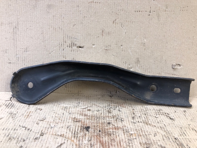 Крепление балки подвески заднее левое JEEP CHEROKEE 14- Крепление балки подвески заднее левое JEEP CHEROKEE 14-