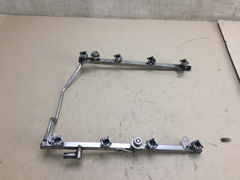 Топливная рейка S-CLASS W221 06-13 2010 Седан M273968 5.5L Топливная рейка S-CLASS W221 06-13 2010 Седан M273968 5.5L