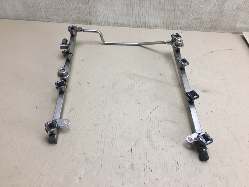 Топливная рейка MERCEDES S-CLASS W221 06-13 Седан M273968 5.5L Топливная рейка MERCEDES S-CLASS W221 06-13 Седан M273968 5.5L