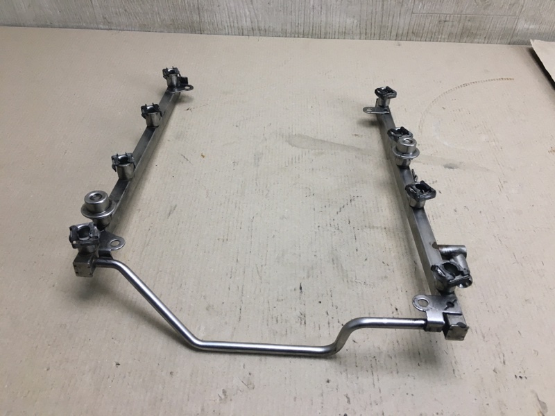 Топливная рейка S-CLASS W221 06-13 2010 Седан M273968 5.5L Топливная рейка S-CLASS W221 06-13 2010 Седан M273968 5.5L