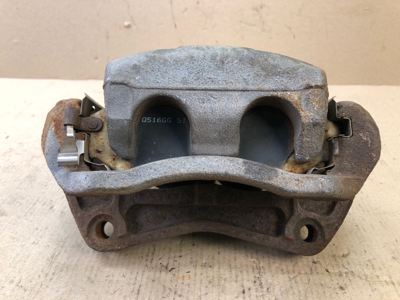 Суппорт тормозной передний правый INFINITI EX35(37) 07-12