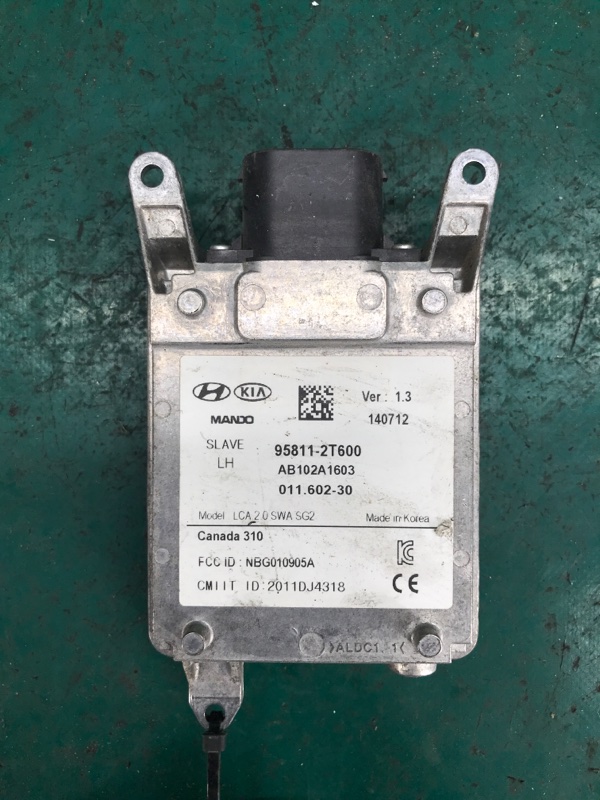 Запчасть датчик слепых зон задний левый KIA OPTIMA TF 11-16 2015 TF 2.0 G4KH 95811-2T600 Б/У Датчик слепых зон задний левый KIA OPTIMA TF 11-16 2015 TF 2.0 G4KH 95811-2T600 Б/У