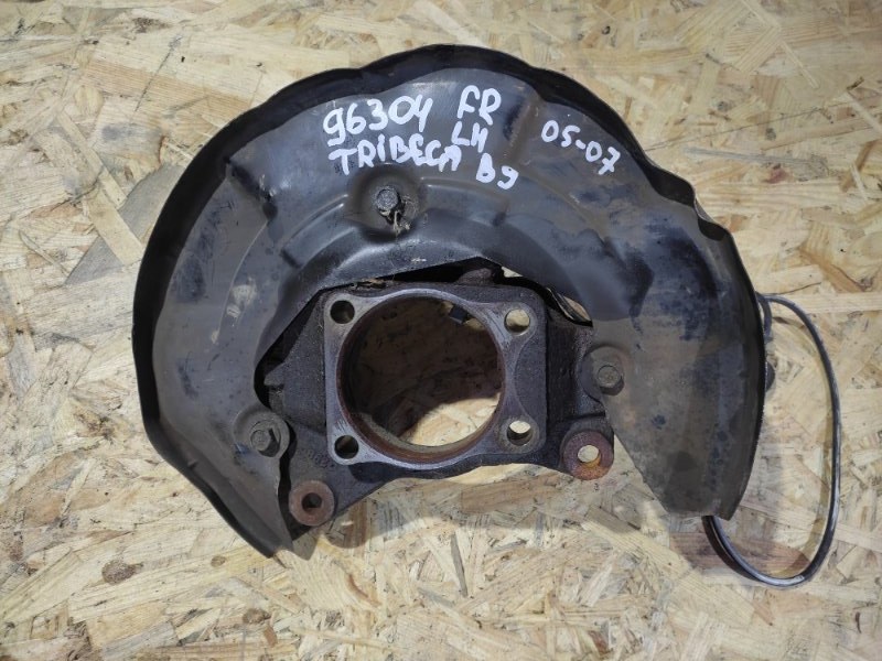 Кулак поворотный передний левый TRIBECA B9 05-07