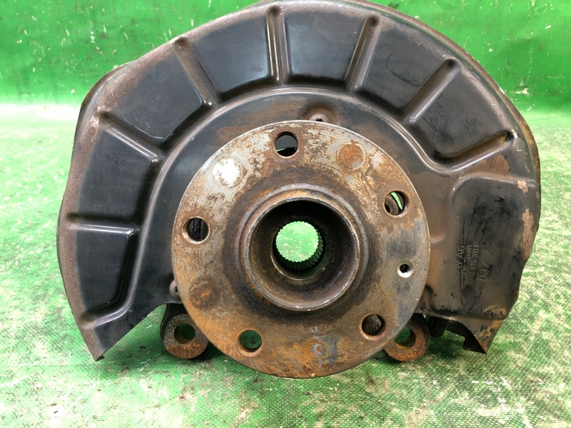 Кулак поворотный передний левый VOLKSWAGEN JETTA 05-10 2007 Седан 2.5 1K0407255AA Б/У