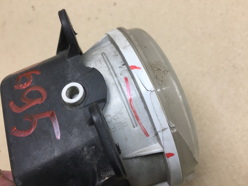 Противотуманная фара правая 300 04-10 2008 Седан 3.5 EGG Противотуманная фара правая 300 04-10 2008 Седан 3.5 EGG