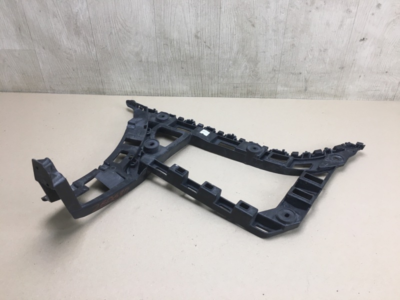 Кронштейн заднего бампера правый VOLKSWAGEN JETTA USA 10-17 Седан CBTA 2.5L