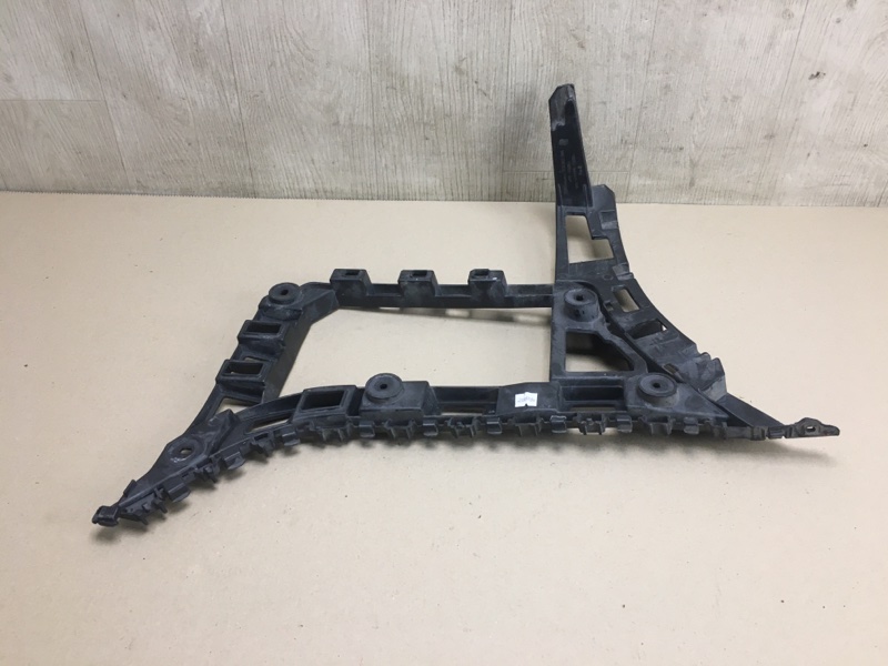 Кронштейн заднего бампера правый JETTA USA 10-17 2011 Седан CBTA 2.5L