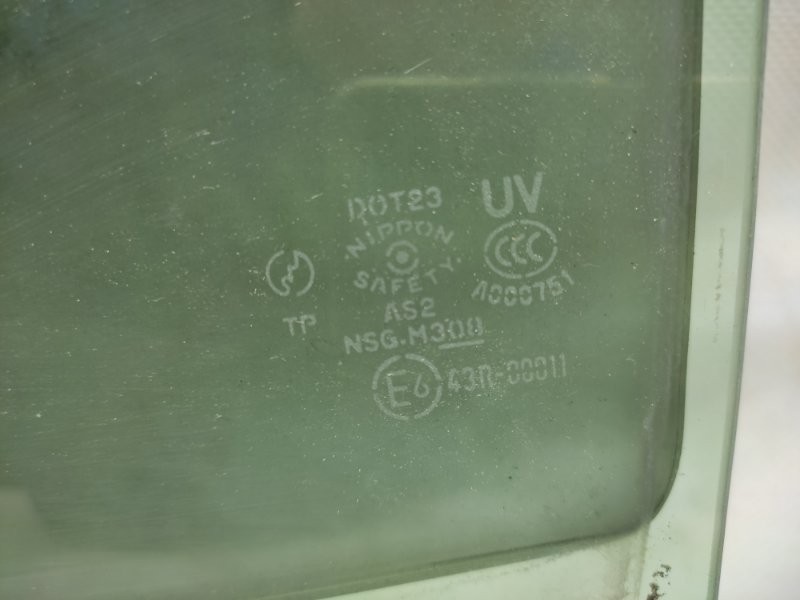 Стекло двери заднее левое G25/G35/G37/Q40 06-14 2007 Седан 3.5 VQ35HR