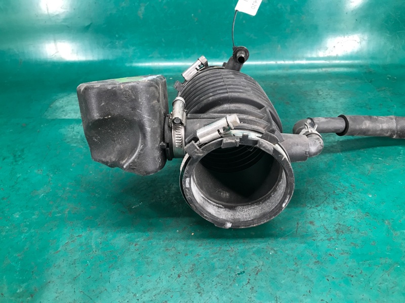 Патрубок воздушного фильтра SEDONA 14-18 16 YP 3.3 G6DM