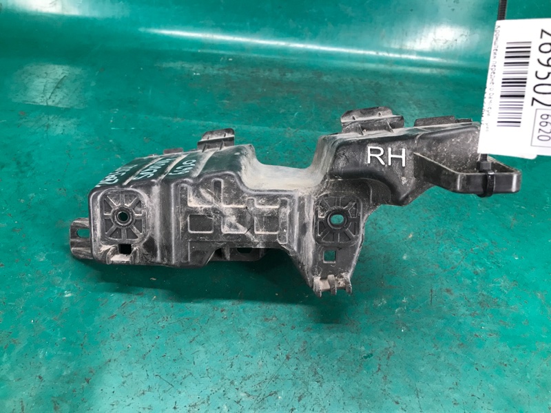 Кронштейн переднего бампера правый KIA SEDONA 14-18 YP 3.3 G6DM