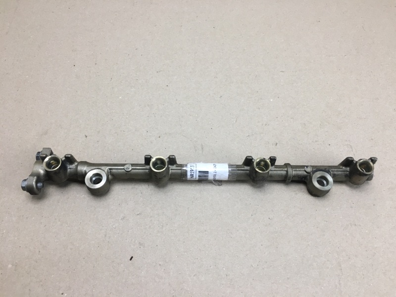 Топливная рейка TOYOTA CAMRY 30 02-06 2002 ACV30L 2.4 2AZFE 2381428030 Б/У