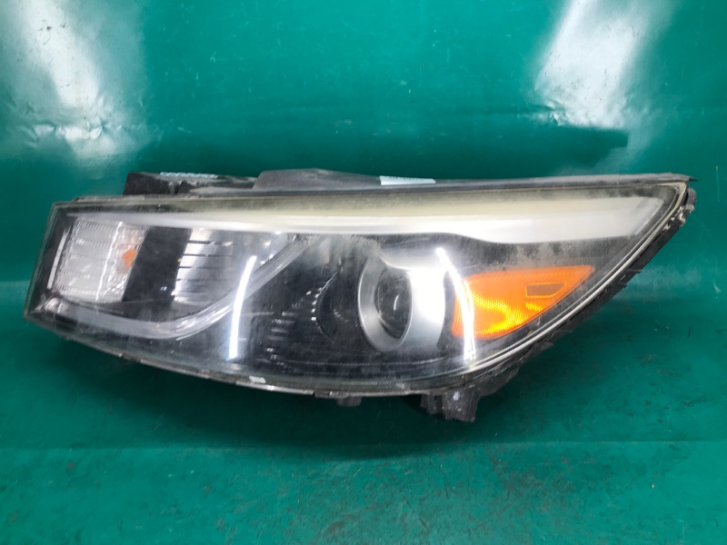 Фара левая KIA SEDONA 14-18 16 YP 3.3 G6DM 92101-A9110 Б/У
