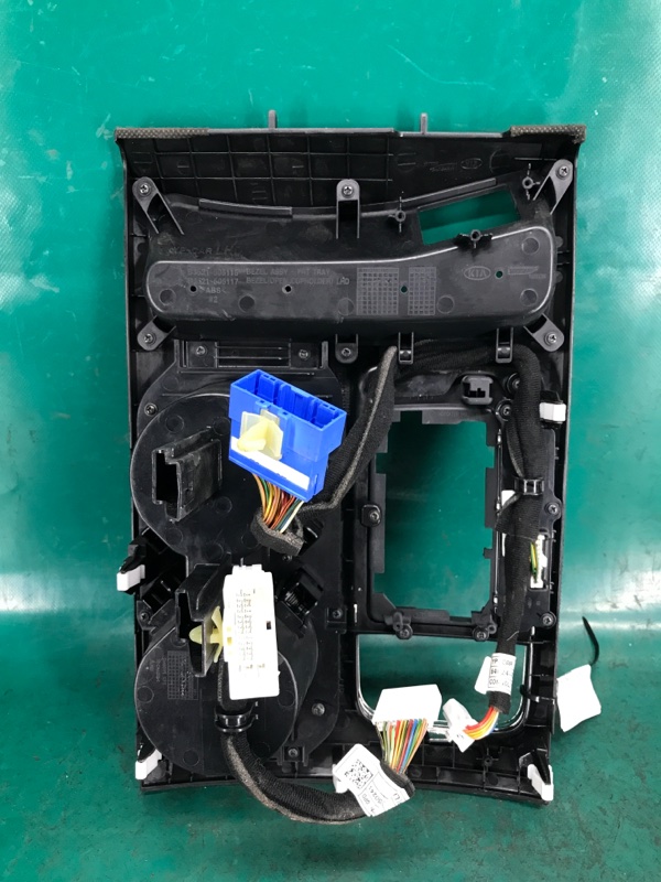 Консоль центральная SEDONA 14-18 16 YP 3.3 G6DM Консоль центральная SEDONA 14-18 16 YP 3.3 G6DM