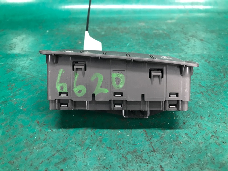 Блок кнопок торпедо KIA SEDONA 14-18 YP 3.3 G6DM