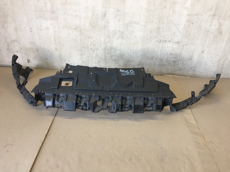 Накладка замка капота FOCUS 10-18