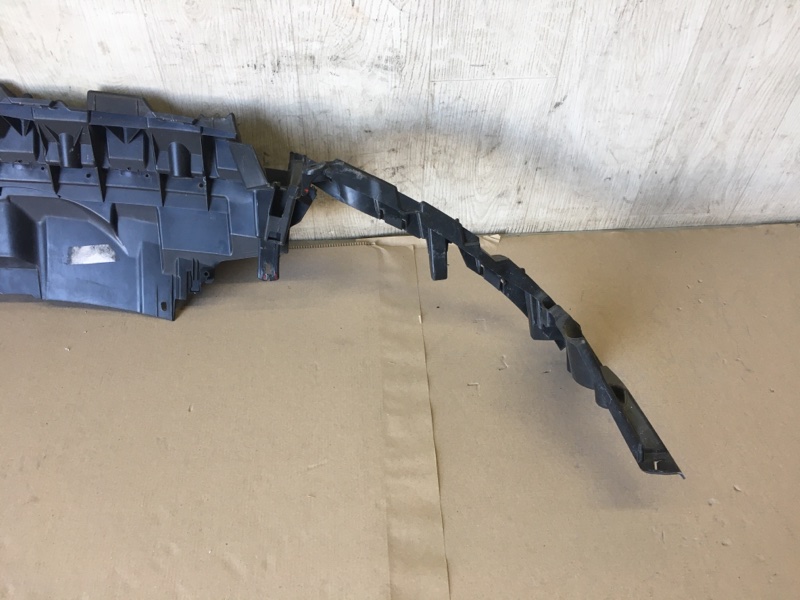 Накладка замка капота FOCUS 10-18