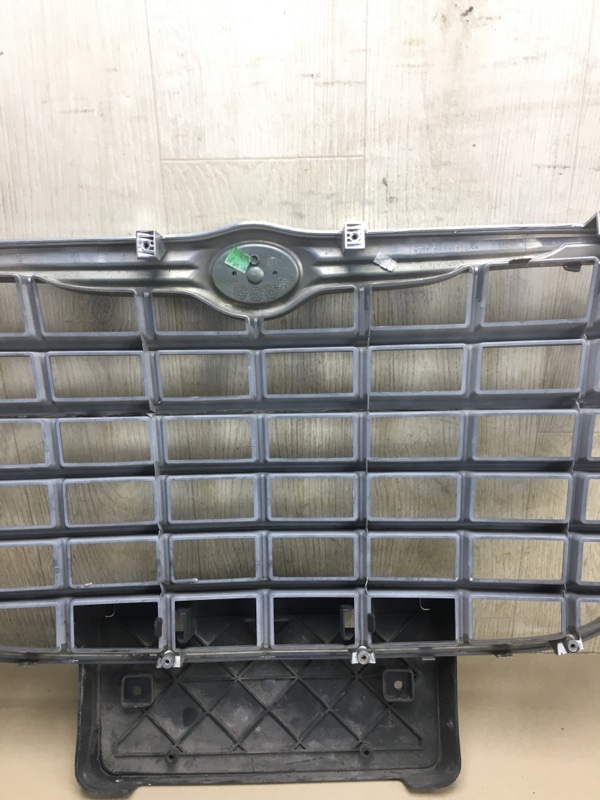 Решетка радиатора 300 04-10 2008 Седан 3.5 EGG