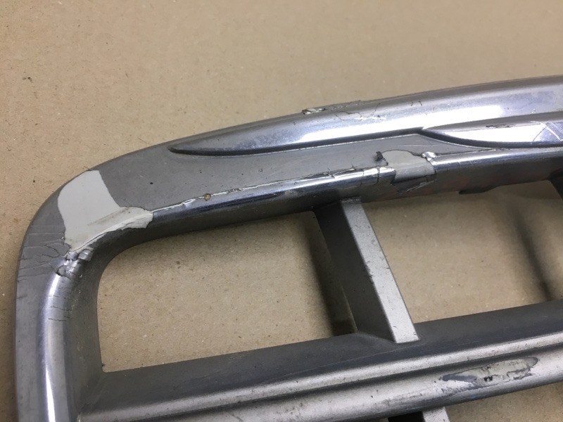 Решетка радиатора 300 04-10 2008 Седан 3.5 EGG