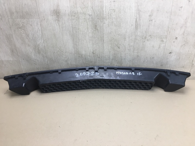 Решетка переднего бампера MUSTANG 15-