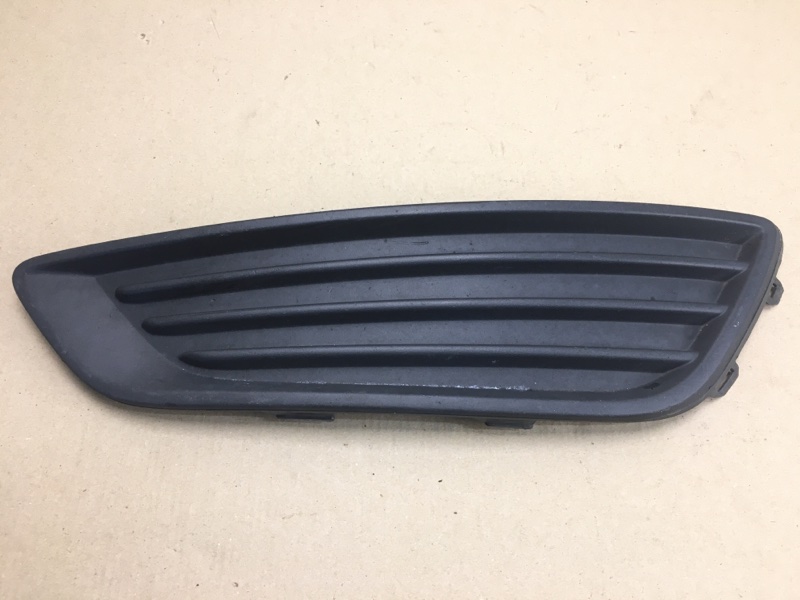 Запчасть заглушка птф левая FORD FOCUS 10-18 F1EB-19953-AA Б/У Заглушка ПТФ левая FORD FOCUS 10-18 F1EB-19953-AA Б/У