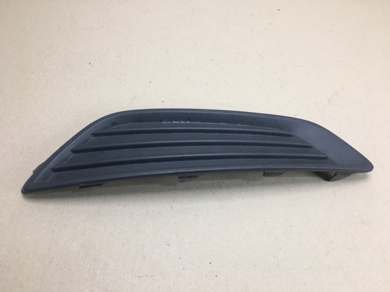 Заглушка ПТФ левая FOCUS 10-18 Заглушка ПТФ левая FOCUS 10-18