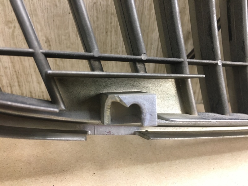 Решетка радиатора MAXIMA A33 99-02