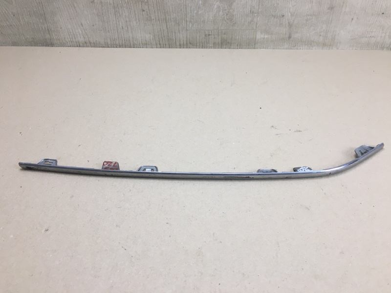 Накладка бампера передняя правая 300 04-10 2008 Седан 3.5 EGG