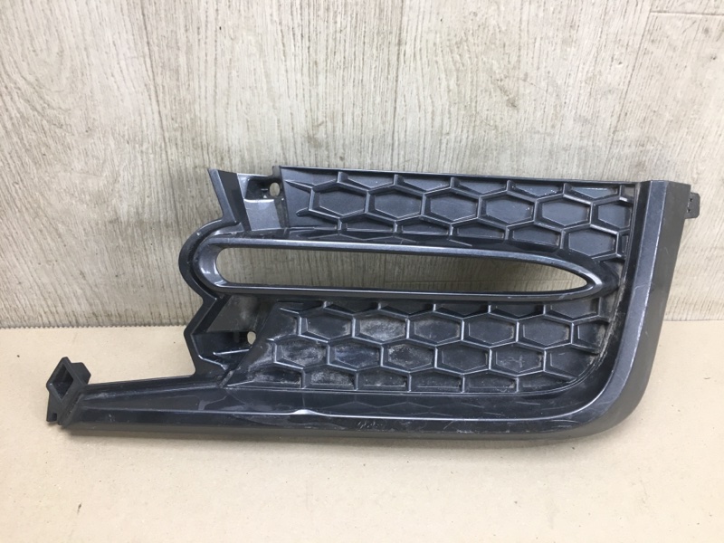 Накладка противотуманной фары правая TOYOTA COROLLA 18- 81481-12410 Б/У