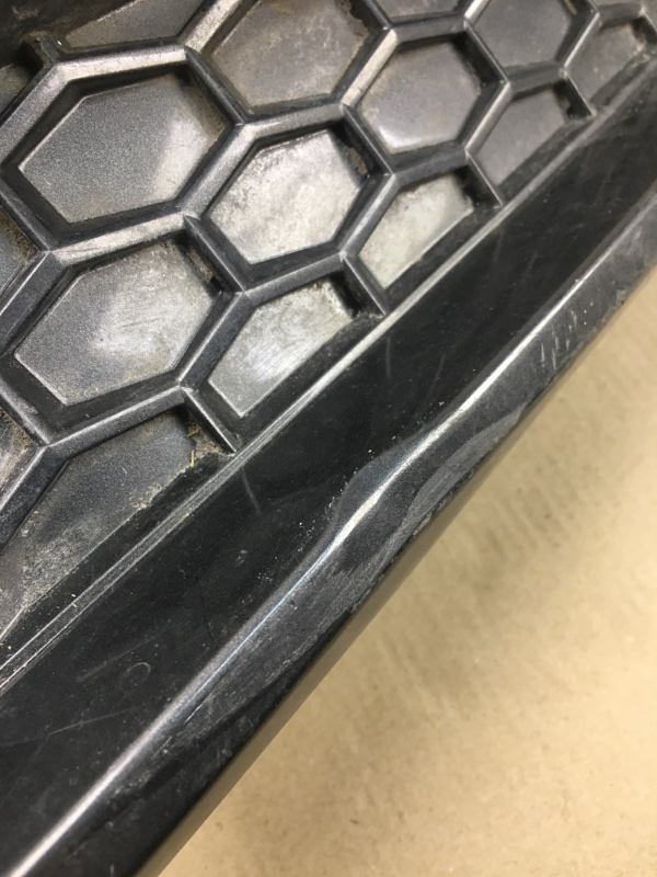 Накладка противотуманной фары правая COROLLA 18-